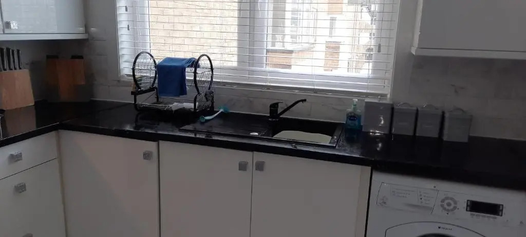 Prime Town Center, Modern, 2 Bedroom Apartment,Free Private Parking, WiFi