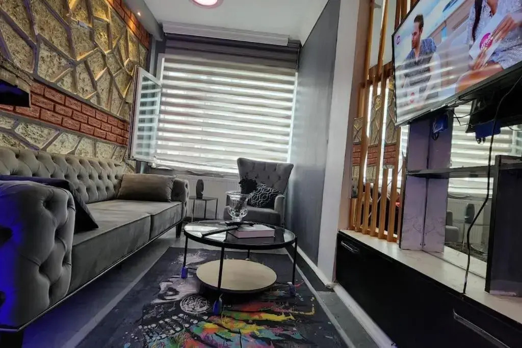 Nisantasi center 1+1 Luxury Renovated b3