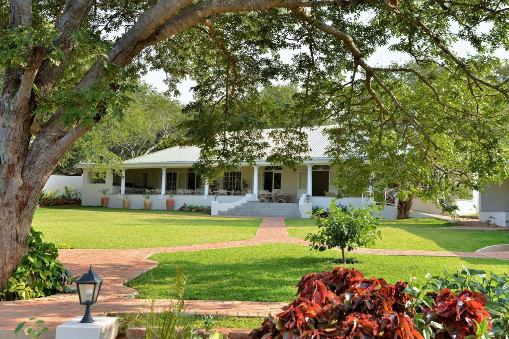 Batonka Guest Lodge