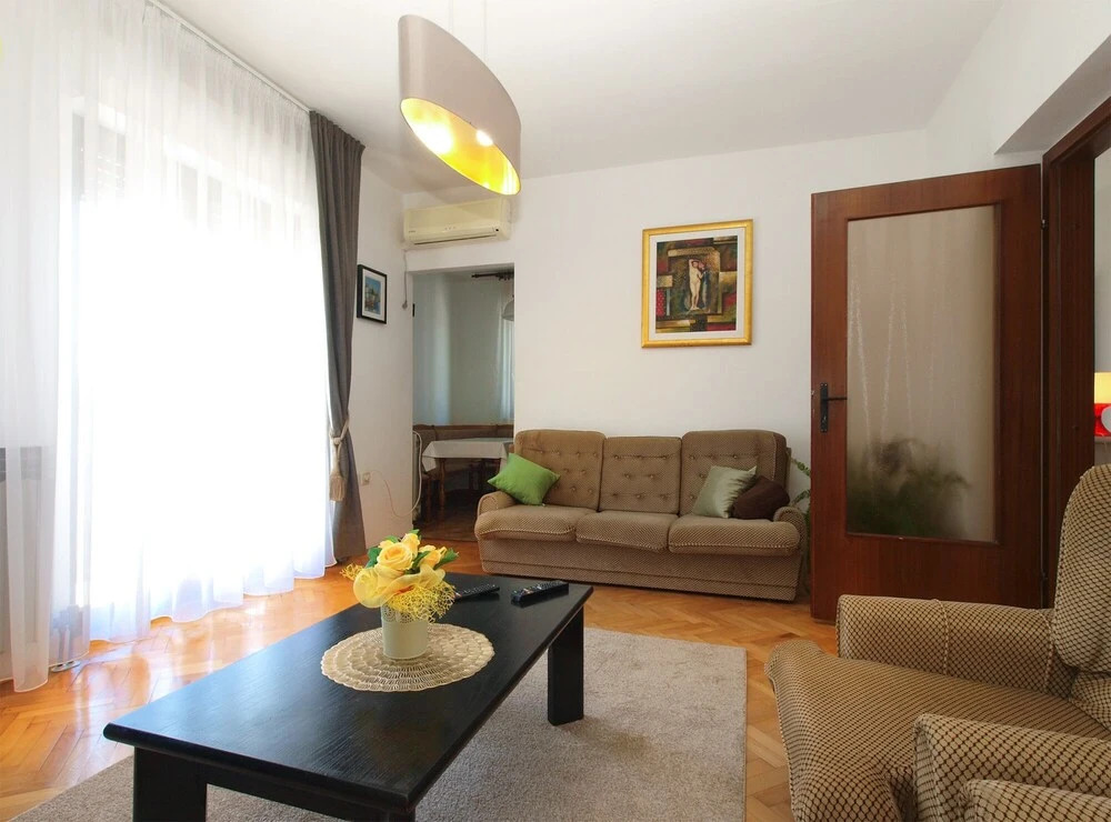 Apartment 1490