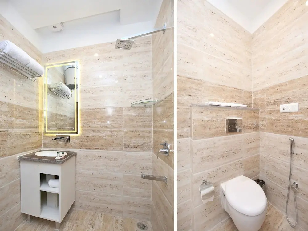 OYO 14392 Hotel Pearl wood