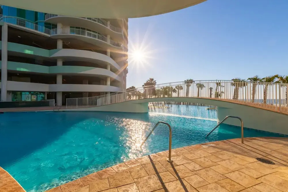 Turquoise Place 405C