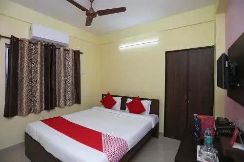 OYO 24237 Aashray Guest House