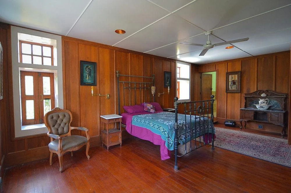 Oceania House Hotel