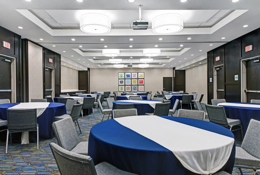 Holiday Inn Express & Suites Memorial - CityCentre by IHG