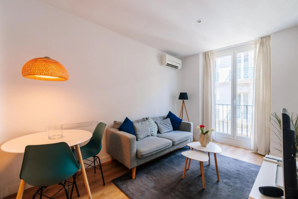 mi casa en Madrid- spacious apartments Callao Gran Via