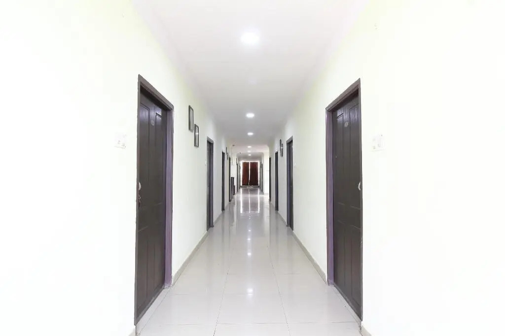 OYO 27664 Hotel Nawab's