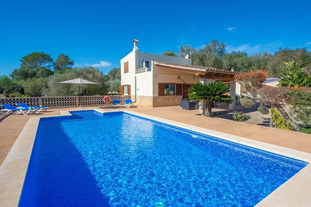 Vista Sol in Ariany With 2 Bedrooms and 1 Bathrooms