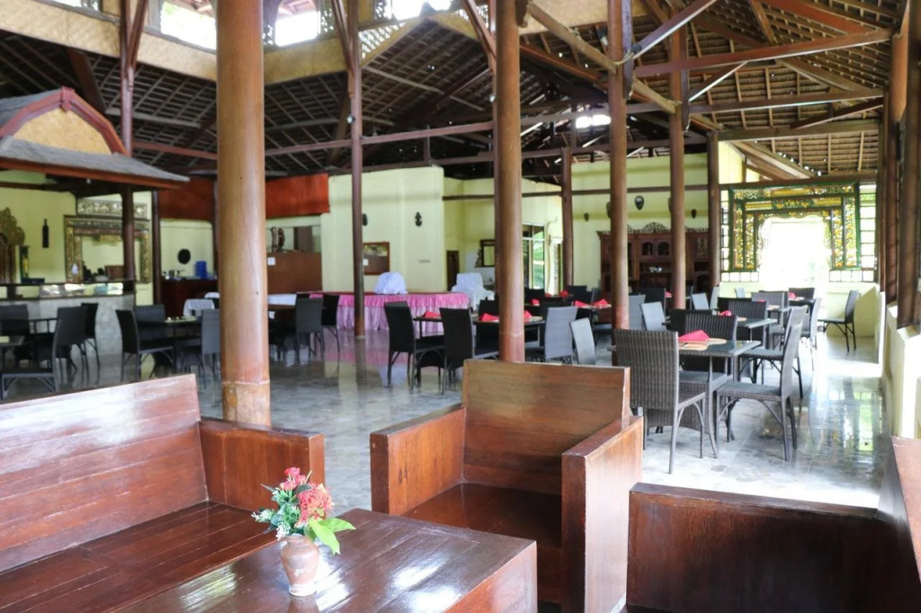 Puri Bunga Beach Cottages