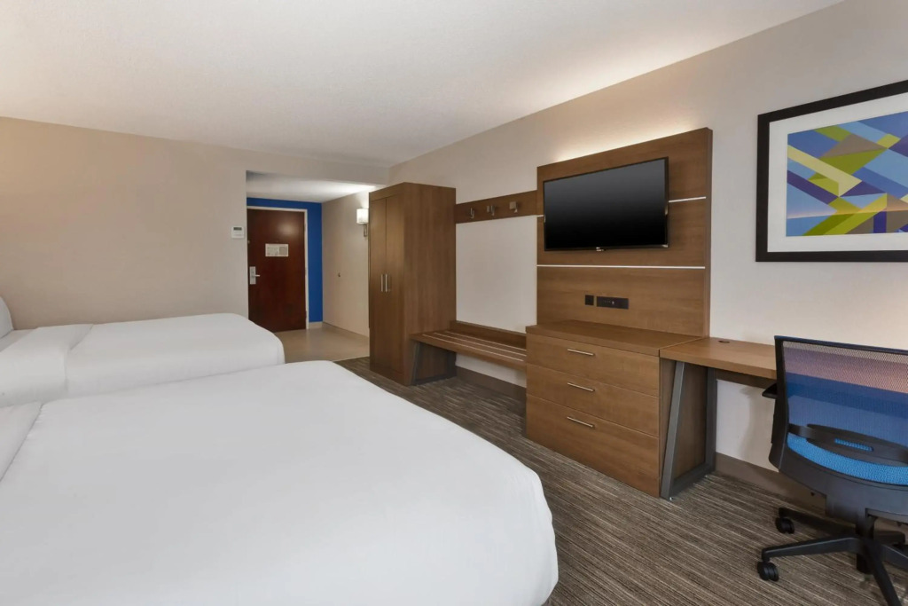 Holiday Inn Express & Suites Chesapeake by IHG