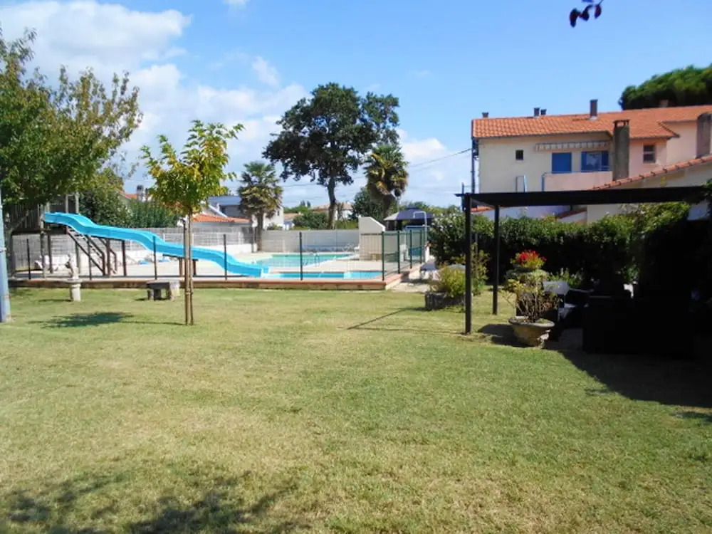Apartment with 3 Bedrooms in Saint-Palais-Sur-Mer, with Shared Pool, Enclosed Garden And Wifi - 1 Km From the Beach