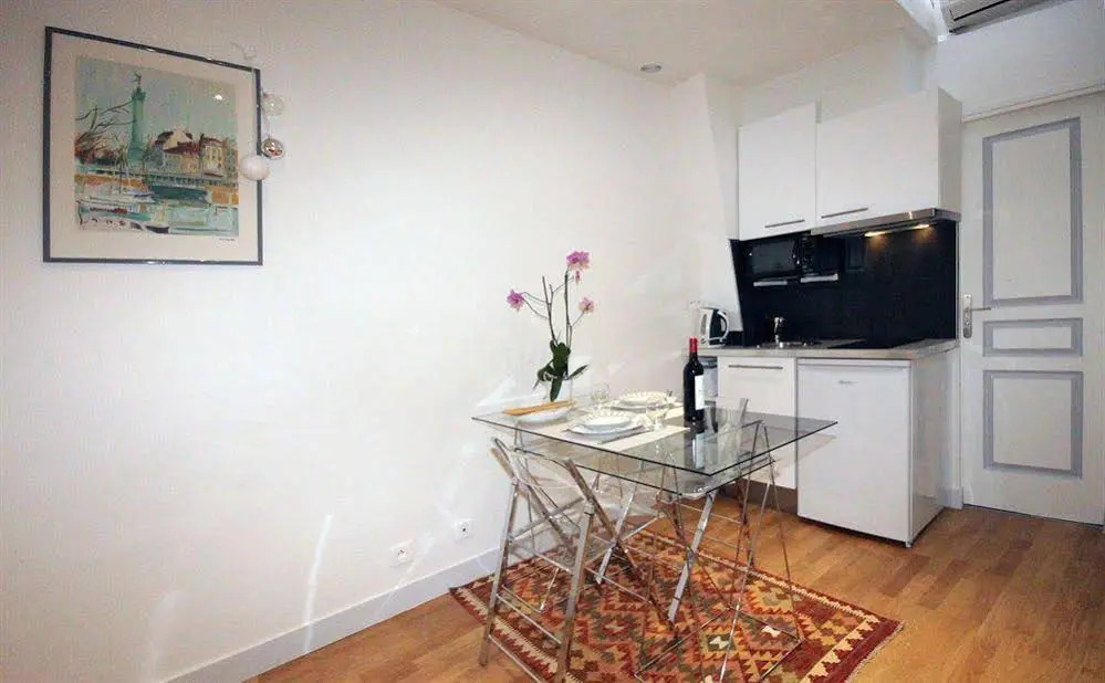 Short Term Apartment St Sabin