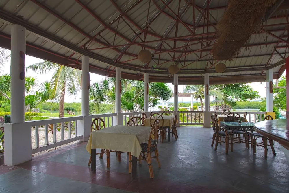 OYO 674 Sea Forest Beach Resort