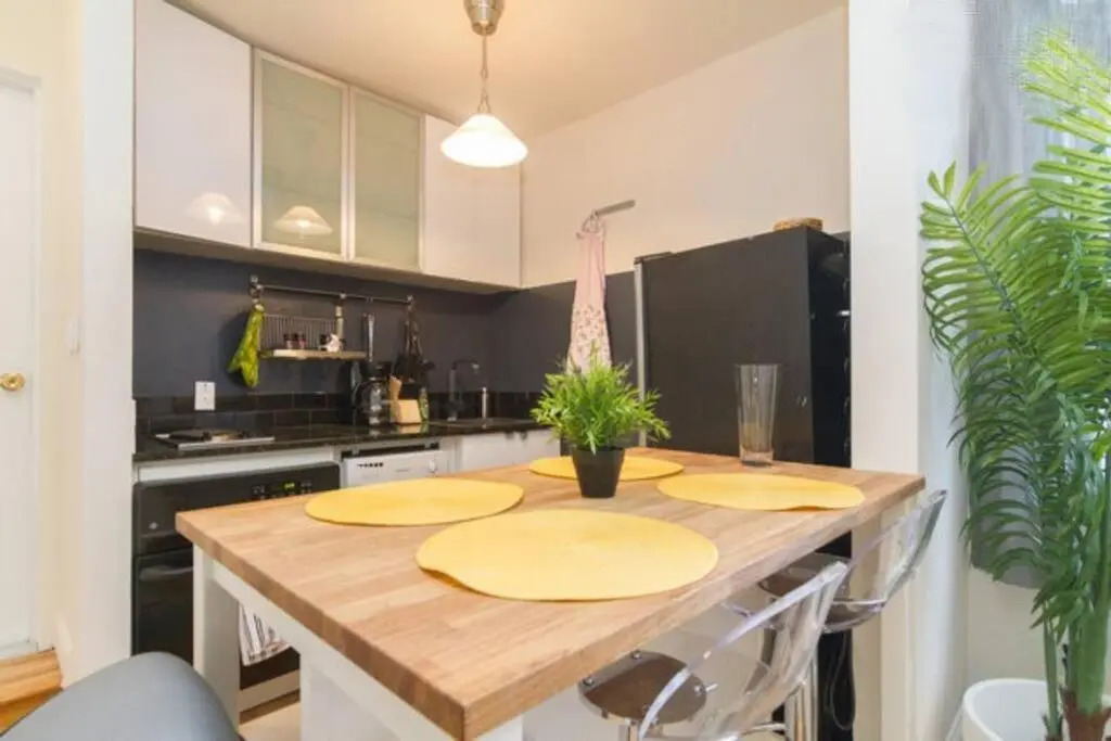 139-3E West Village 1BR best value