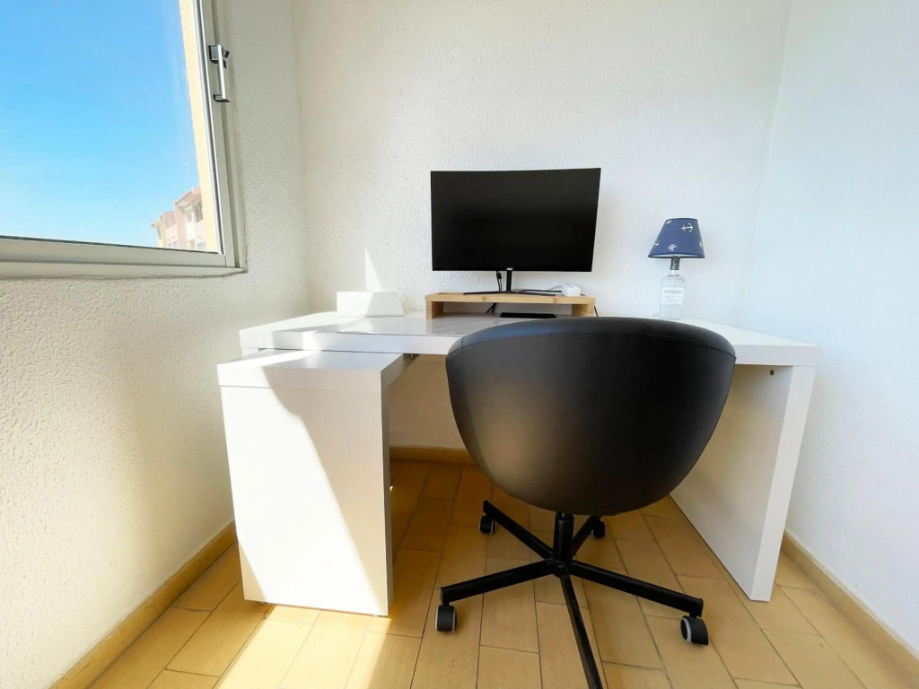 Panoramic Seaview - 2 Bedroom, Main Ave, Pool, Workspace