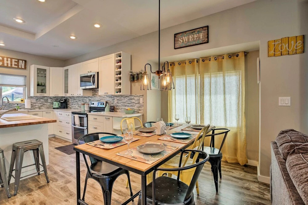 7 Mi to Dtwn Denver: Arvada Home w/ Patio