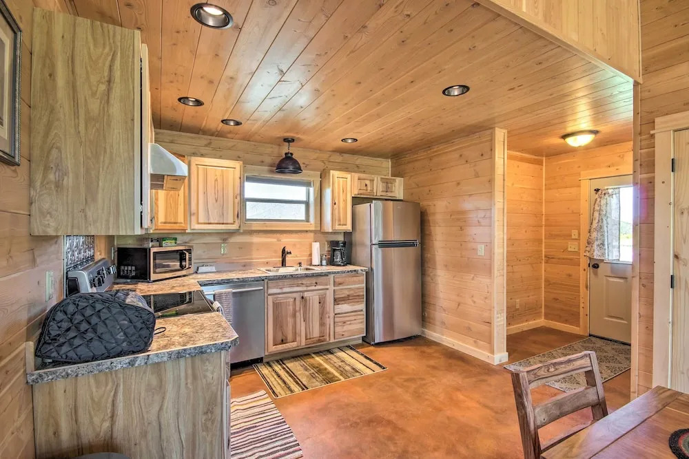 Dreamy Mountain-view Cabin Near Yellowstone!