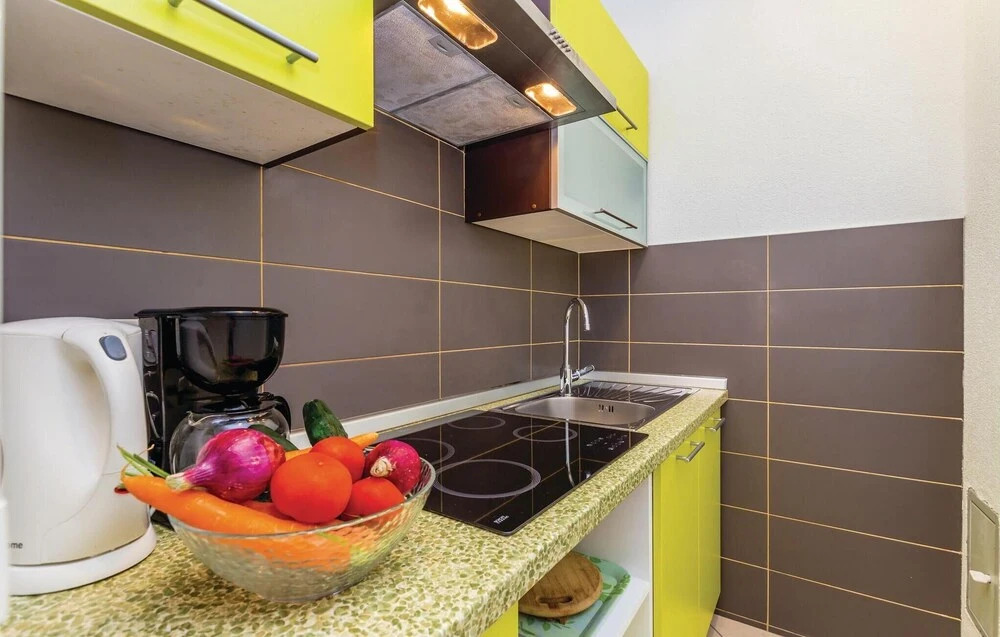 Beautiful Home in Lukovo Sugarje With Wifi and 2 Bedrooms
