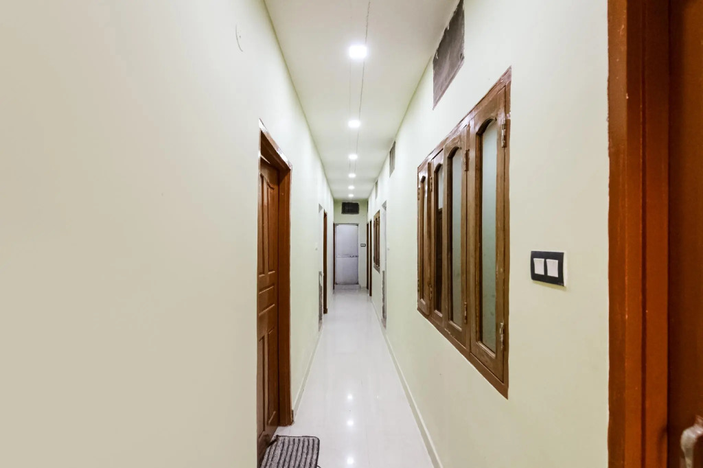 SPOT ON 75671 Hotel Pawan Palace