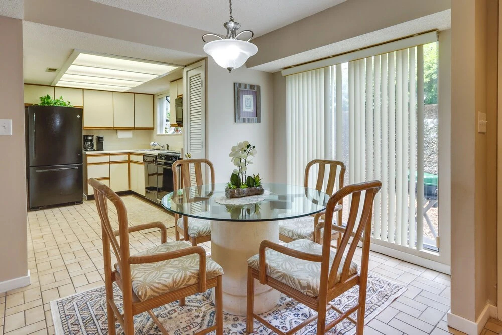 Lake Ozark Vacation Rental w/ Lanai, 1 Mi to Water