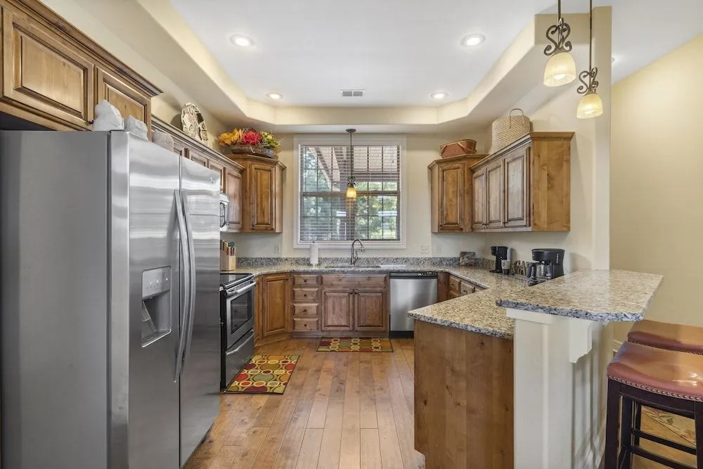 Luxury Penthouse Near Silver Dollar City