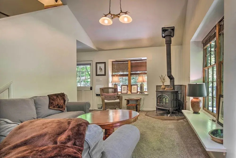 Boone Cottage w/ Fire Pit & On-site Creek!