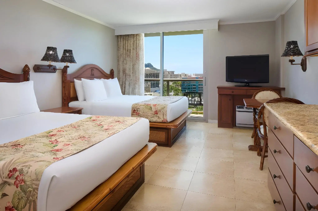 Luana Waikiki Hotel & Suites