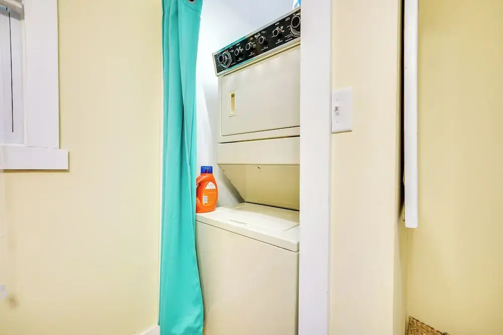 Renovated, Spacious Retreat in Union Pier!