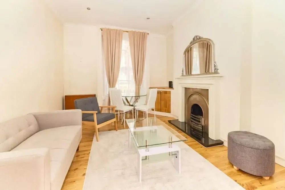 The Myddelton Square Garden Den - Tempting 2bdr Flat With Garden
