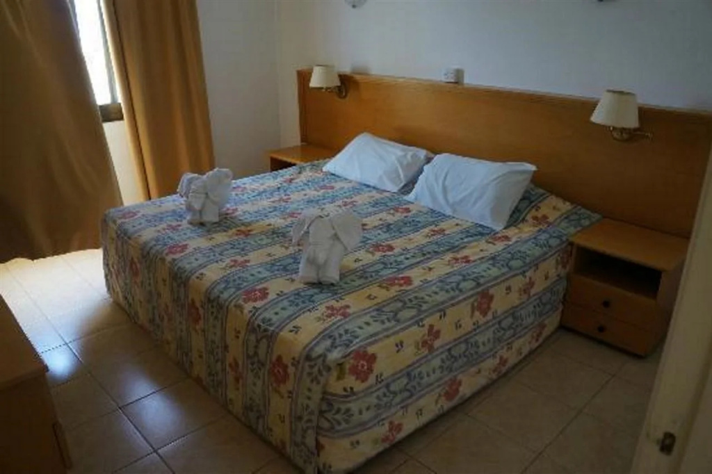 Stephanos Hotel Apts