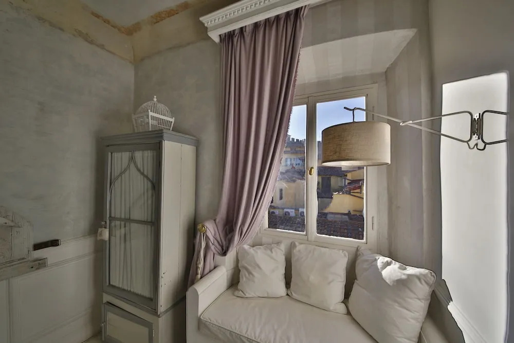 White Home by Mmega