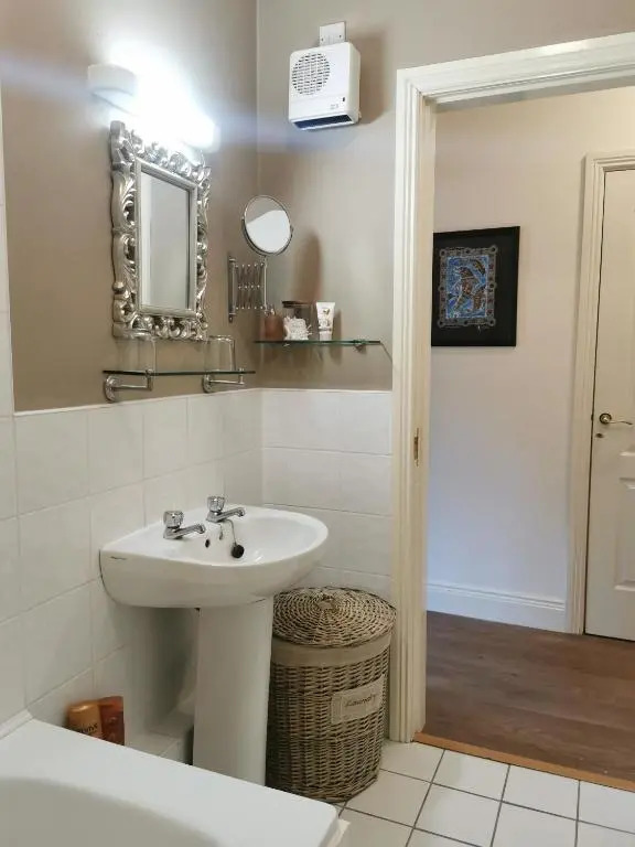 sleeps 4 balcony overlooking harbour Walkers /cyclists /water paradise