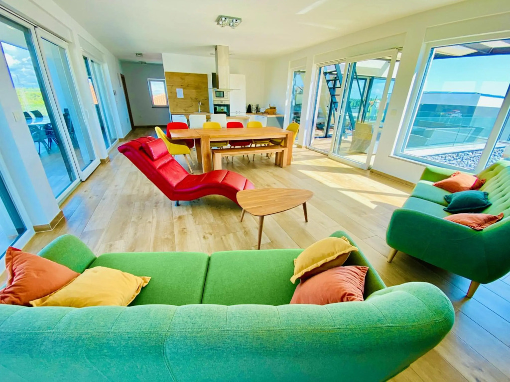Leon's Holiday Homes Villa 3