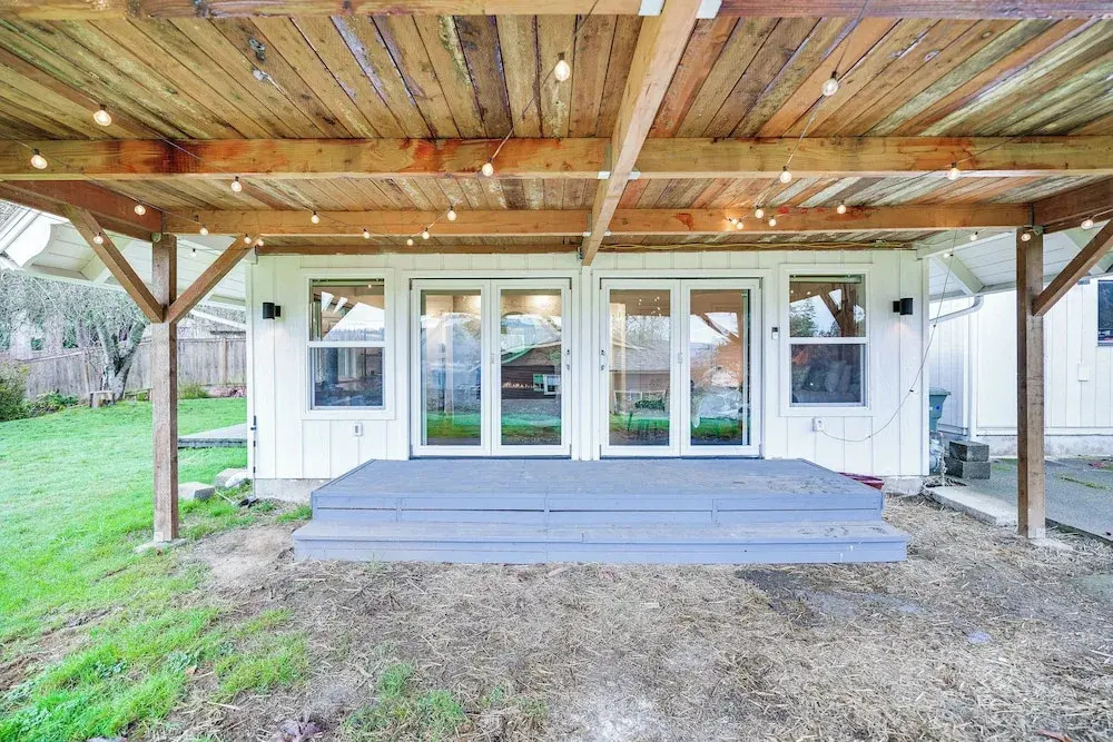 Stylish Bellingham Home w/ Lake + Mountain Views!