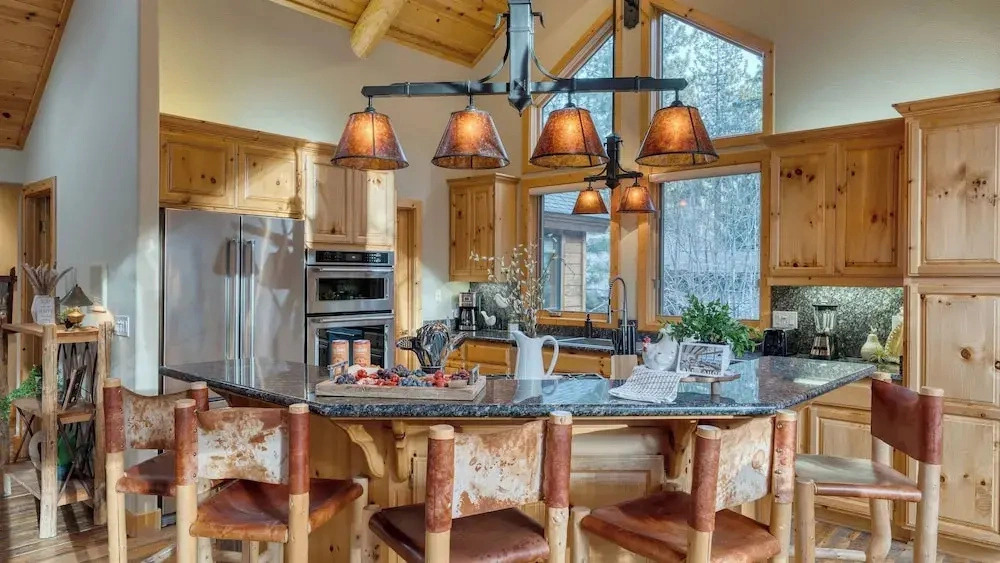 Truckee Mountain Cabin With Hot Tub + Game Room + Forest Views Gray Wolf Lodge by Avantstay