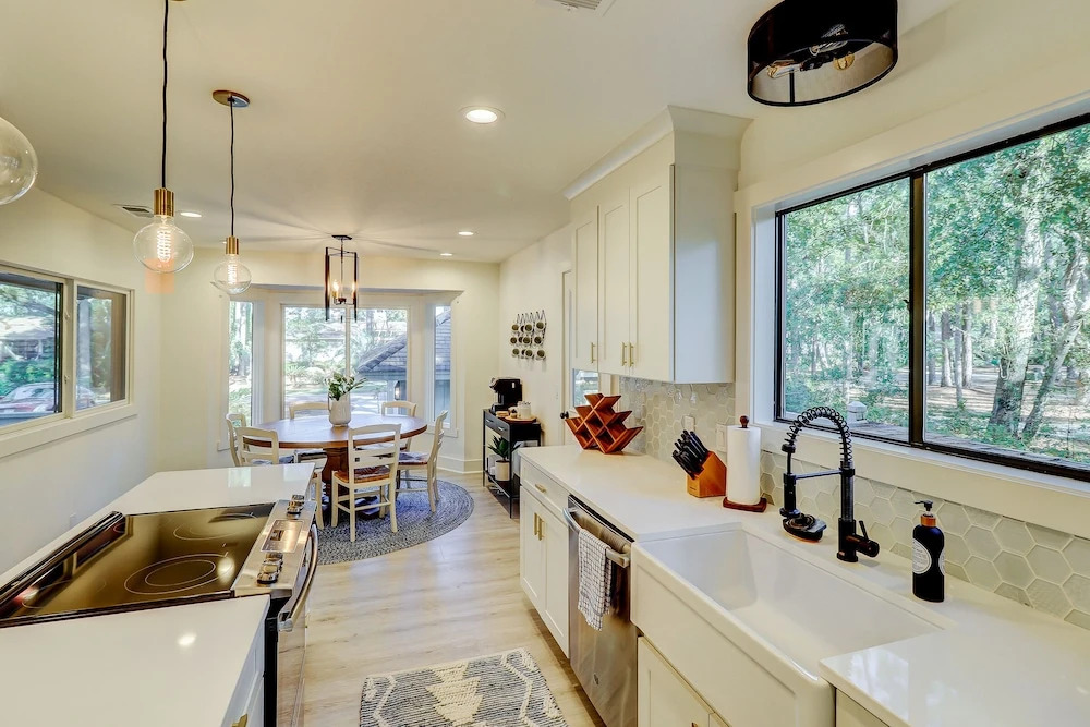 49 Governors - 3 Br Home