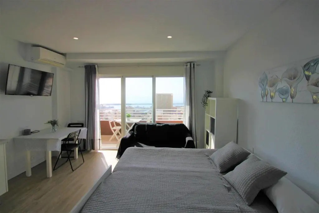 Estudio CasaTuris en planta 18 en pleno centro de Alicante A106