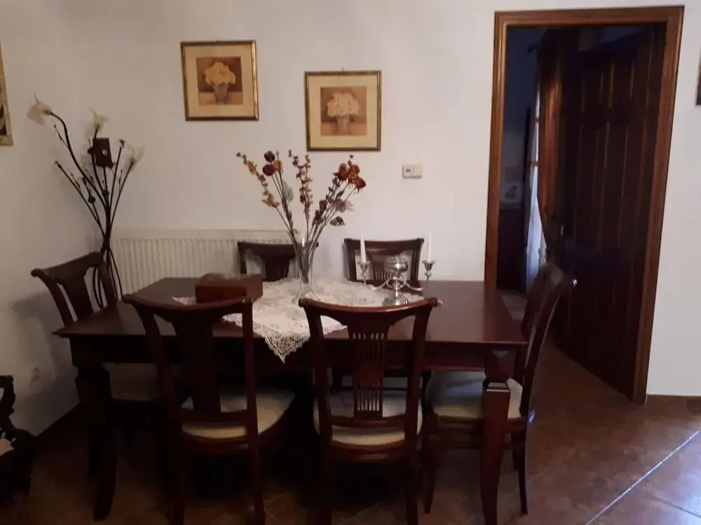 Antonia House