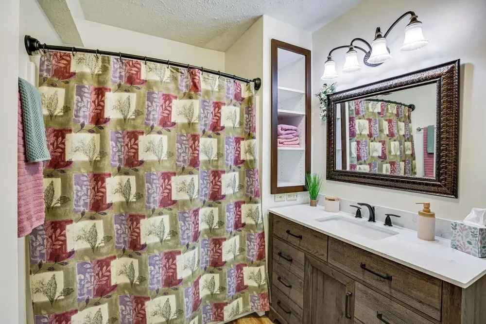 6 Mi to Dtwn Cincinnati: Dog-friendly Apt w/ Yard