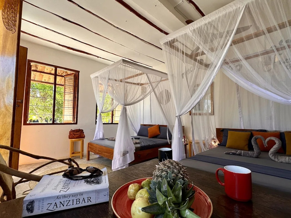 Kameleon Blue Arts Lodge