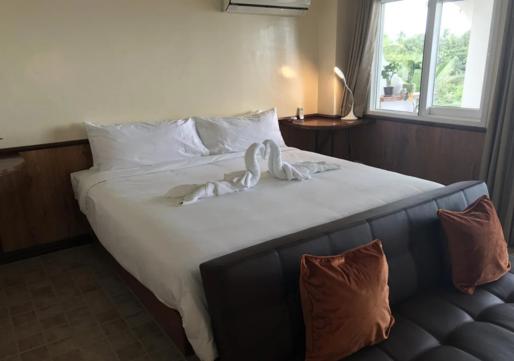 Monkey Beach Dive Resort