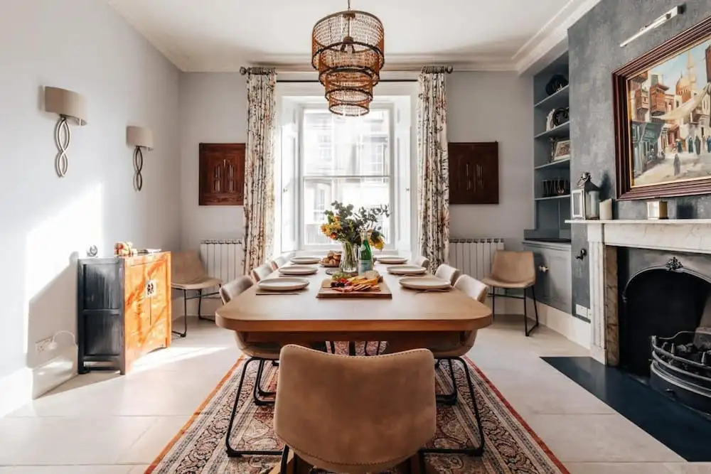 Central Townhouse with Garden & Free Parking