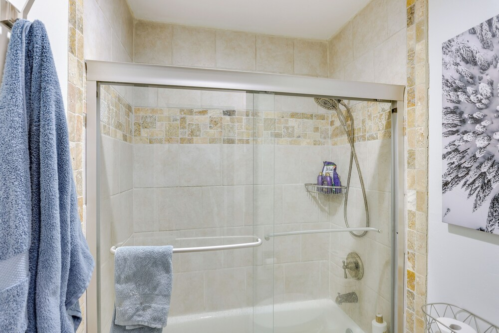 Darling Dwelling: 2 Mi to Dtwn Durango!