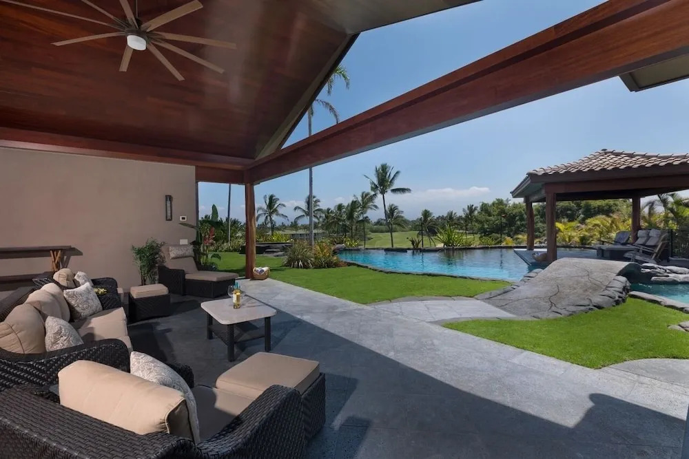 Blue Lagoon 7 Bedrooms 5 Bathrooms Home