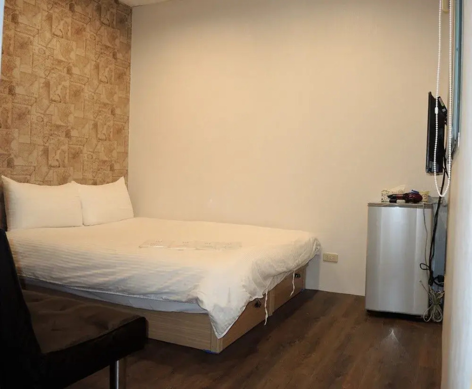 Feng Chia Easy Home