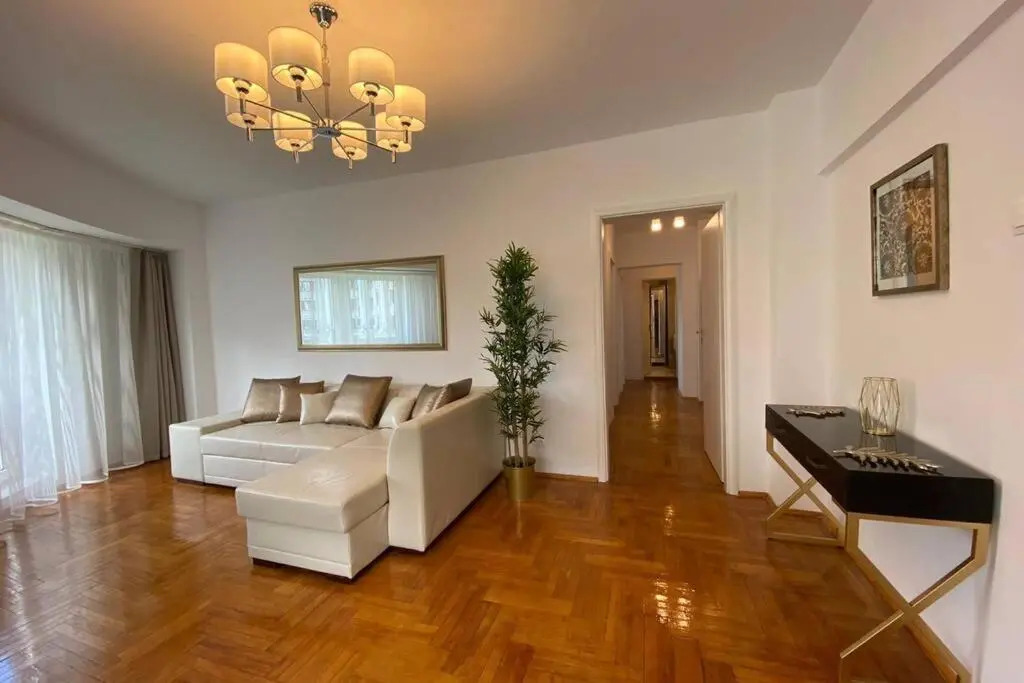 New Luxury Flat in front of the Parliament at Unirii