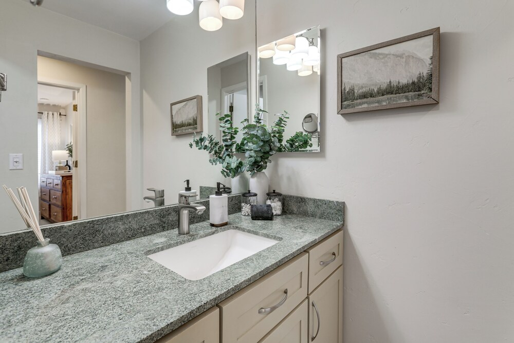 Snowmass Condo w/ Amenities < 1 Mi to Slopes!