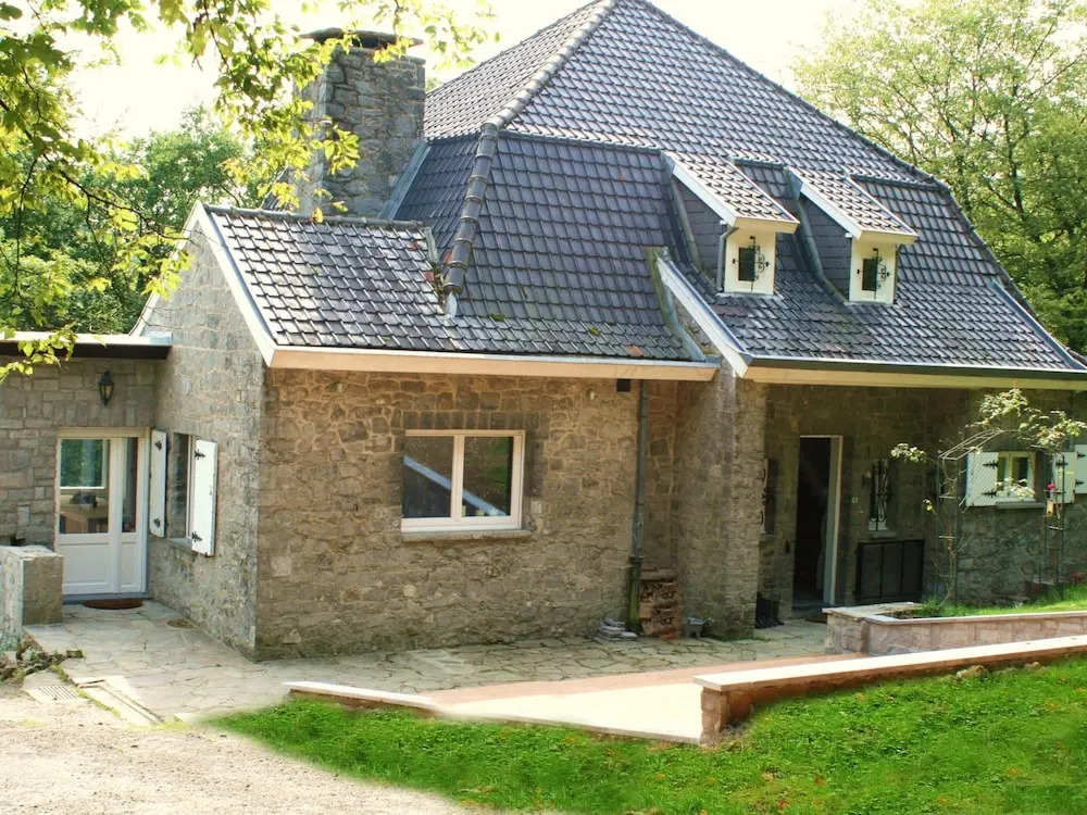 Eco Hilltop Home in Falaen