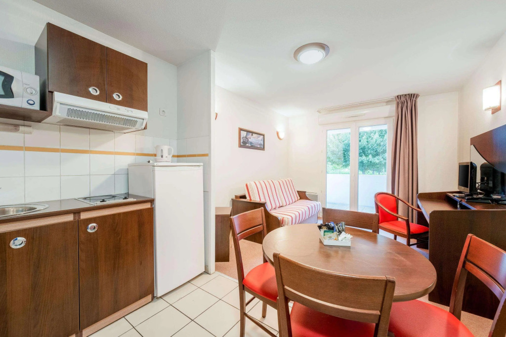 Comfort Suites Pau Idron