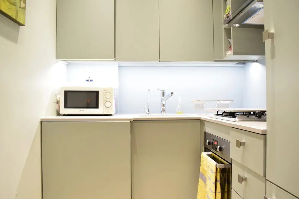 Sleek 1 Bedroom Flat Near Royal Oak